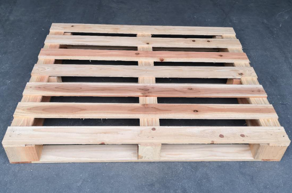 實(shí)木托盤和膠合板托盤哪個(gè)價(jià)格貴？